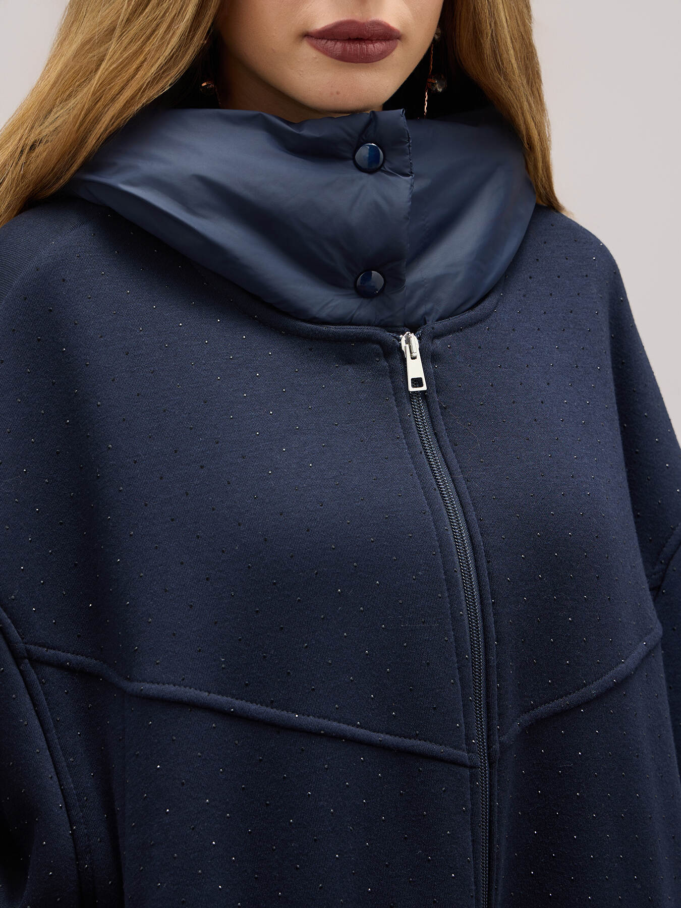 Sudadera con capucha de nailon image number 2