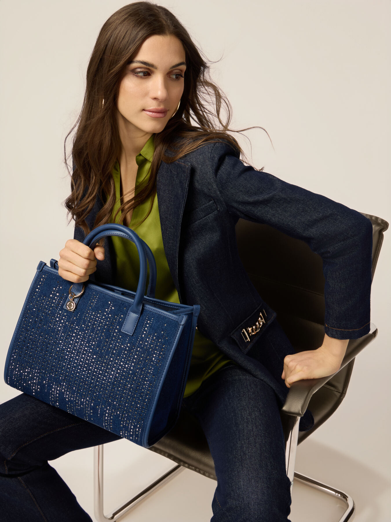 Borsa bauletto con cristalli image number 0