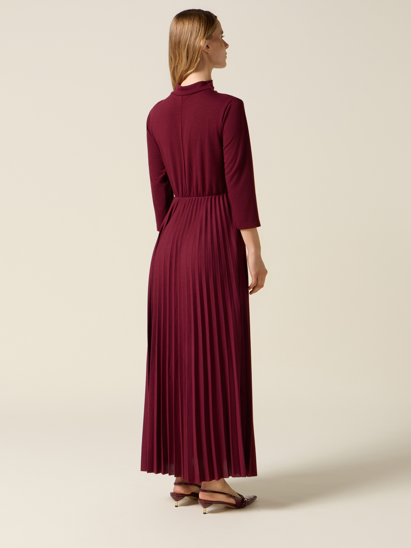 Viscose blend flare dress with brooch image number 1