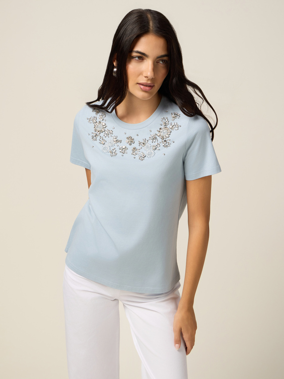 Tricou cu broderie de bijuterii