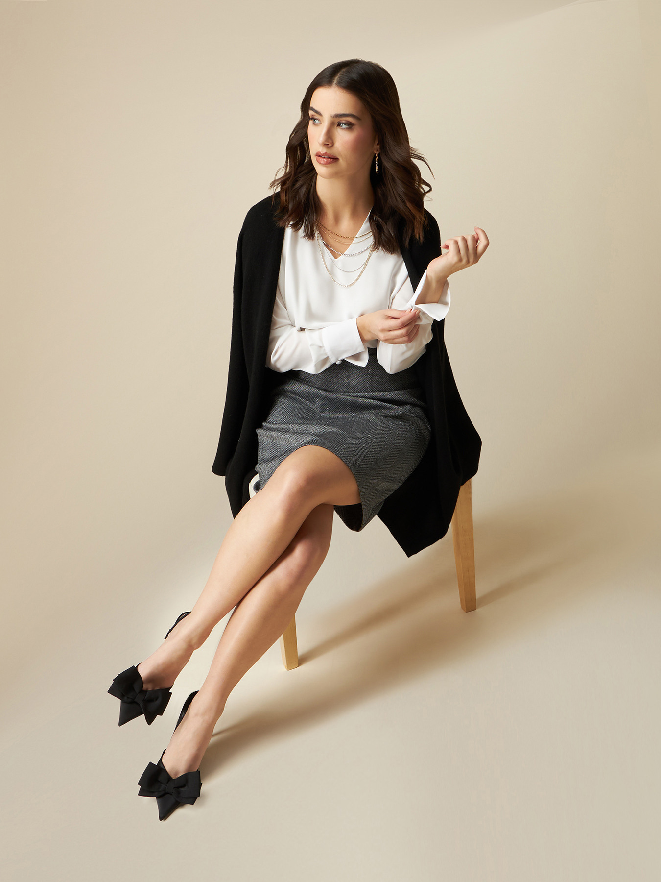 Robe bi-matière avec un détail collier image number 3