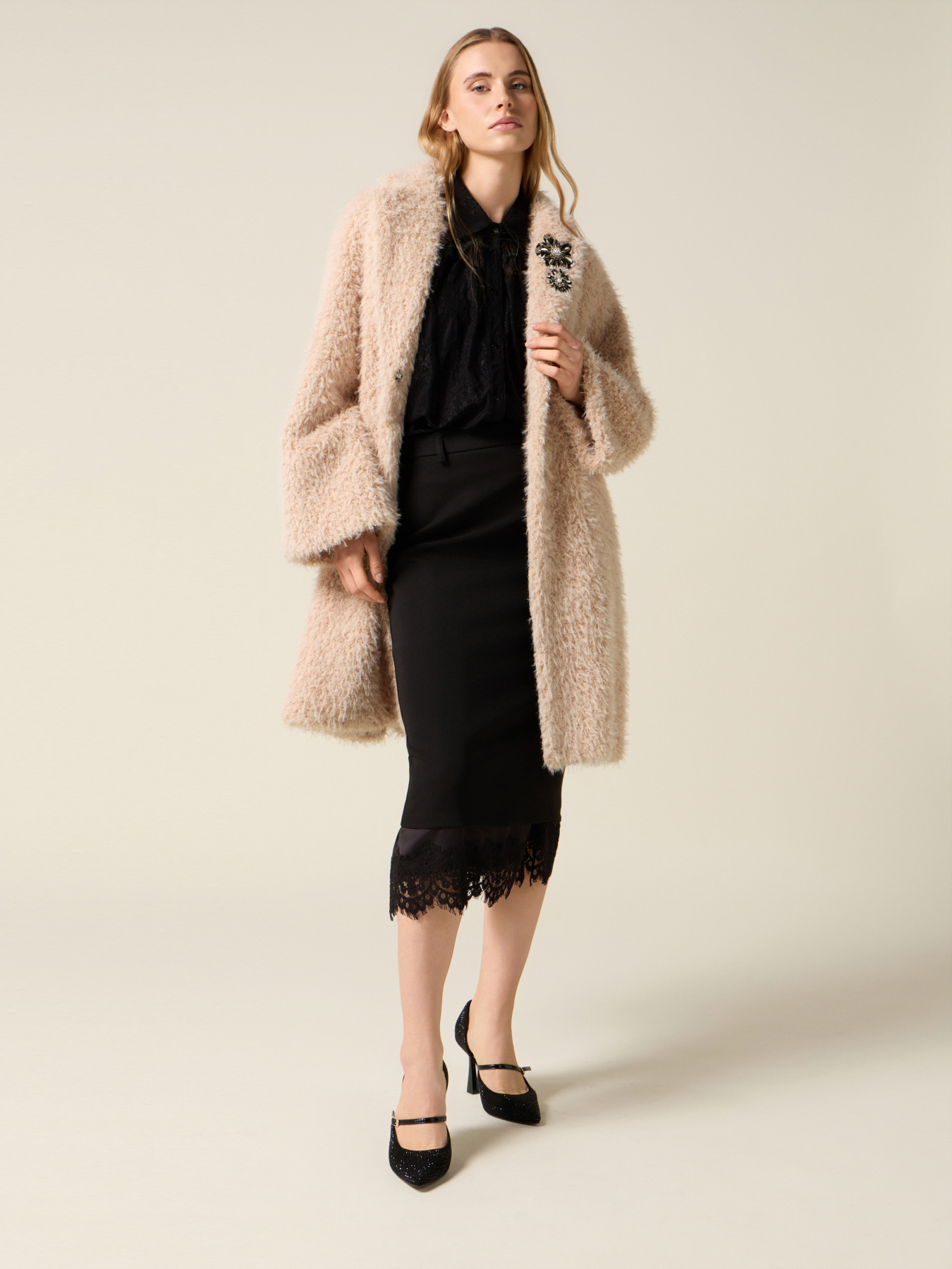 Tube skirt with lace trim image number 0