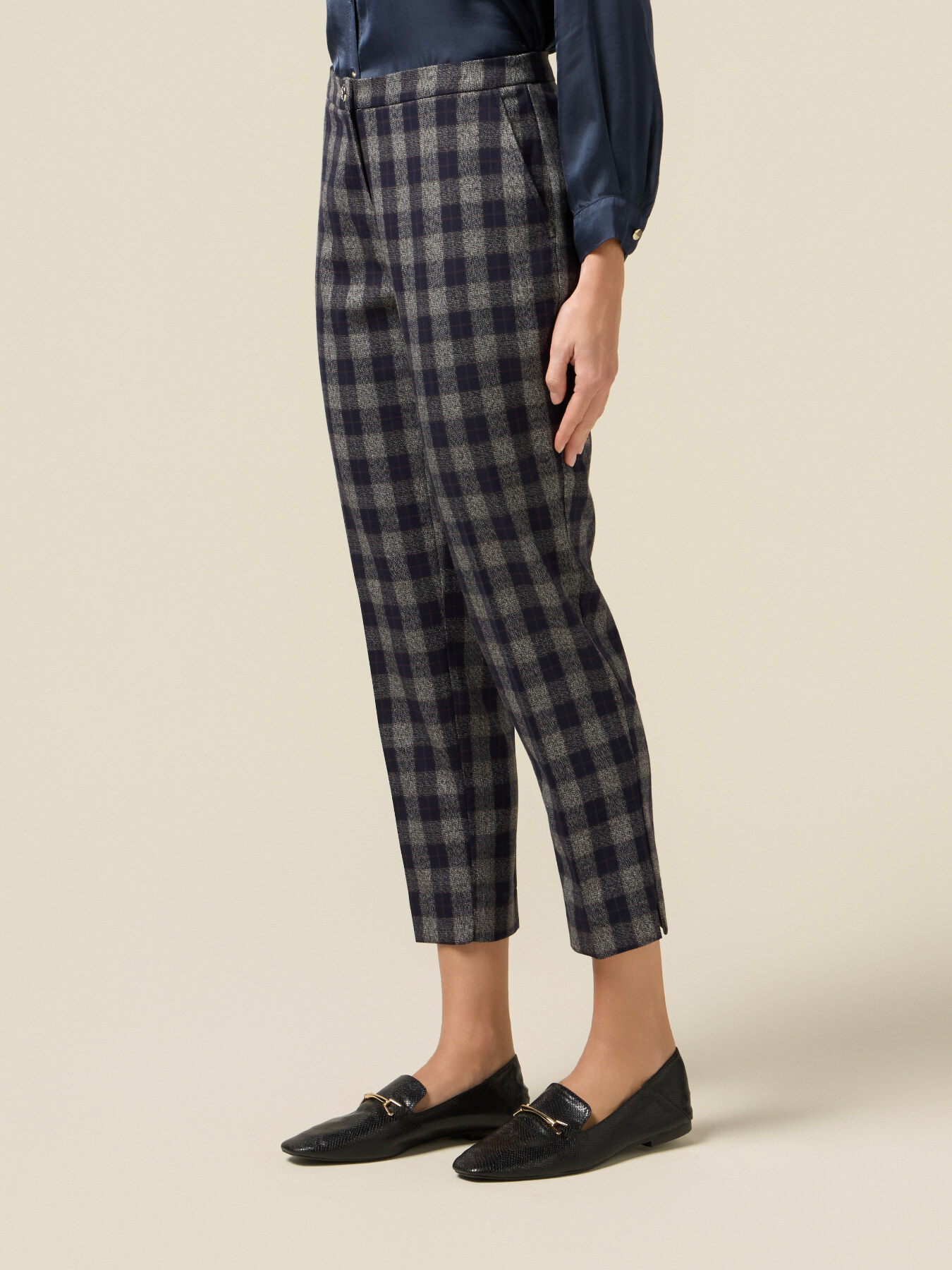 Carrot pants in check flannel image number 3