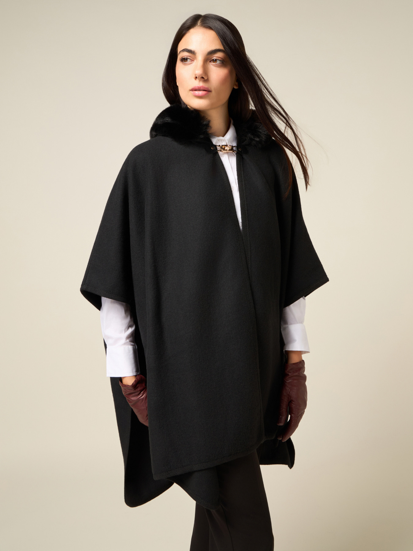 Maxi poncho con cappuccio image number 0