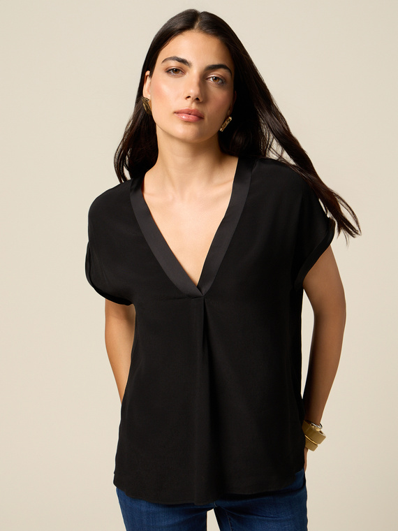 V-neck blouse in viscose