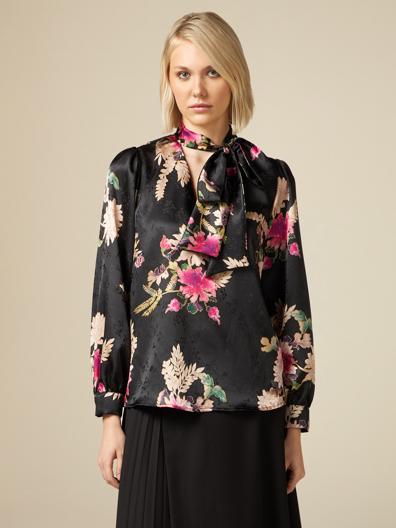 Bluse aus Jacquard-Satin image number 0