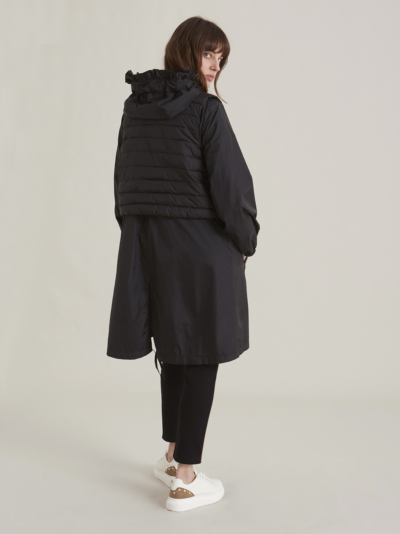 Trench coat with sleeveless down jacket image number 1