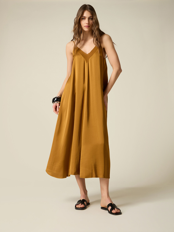 Robe longue en satin de viscose