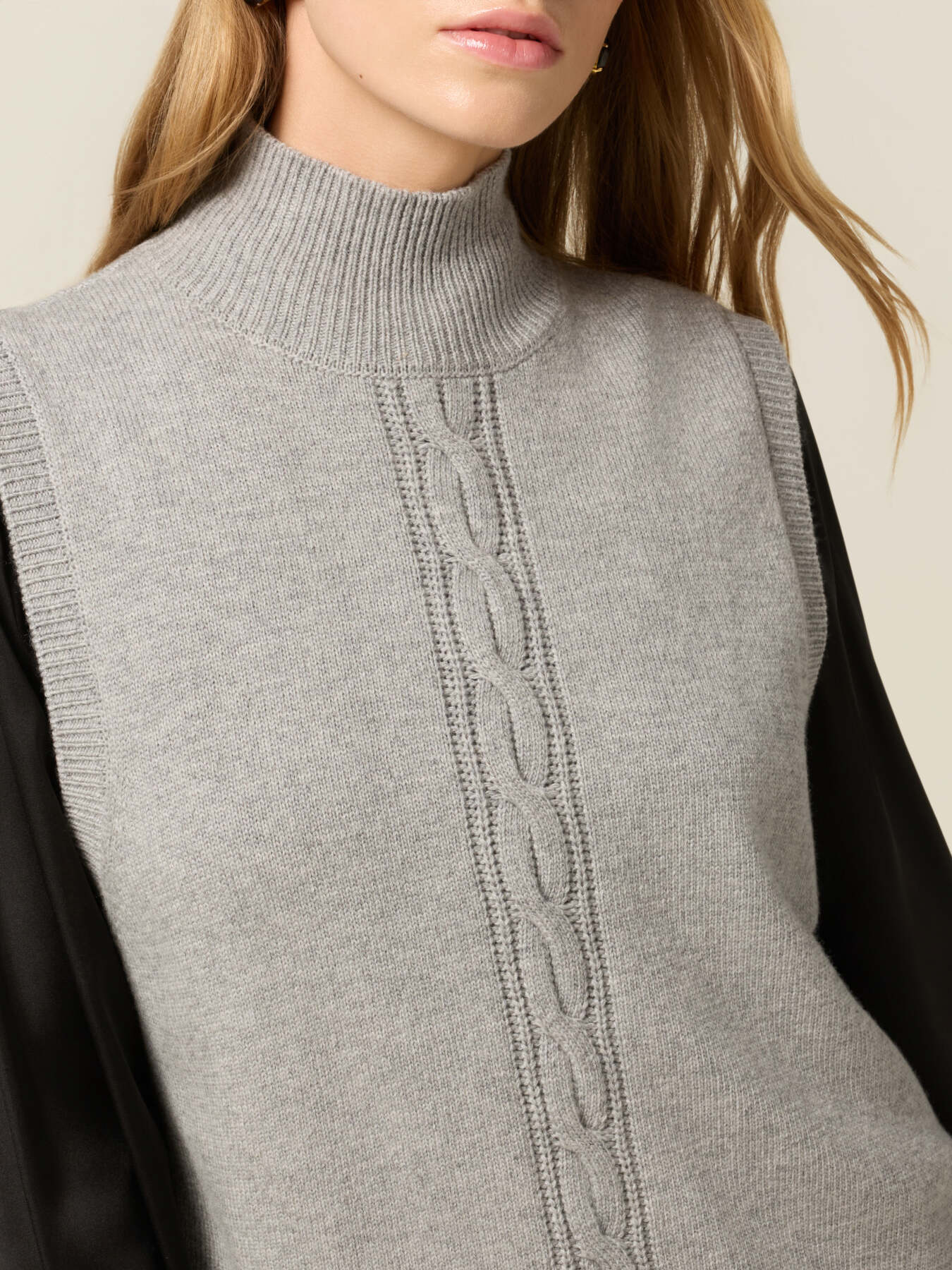 Sleeveless sweater in cashmere blend image number 2