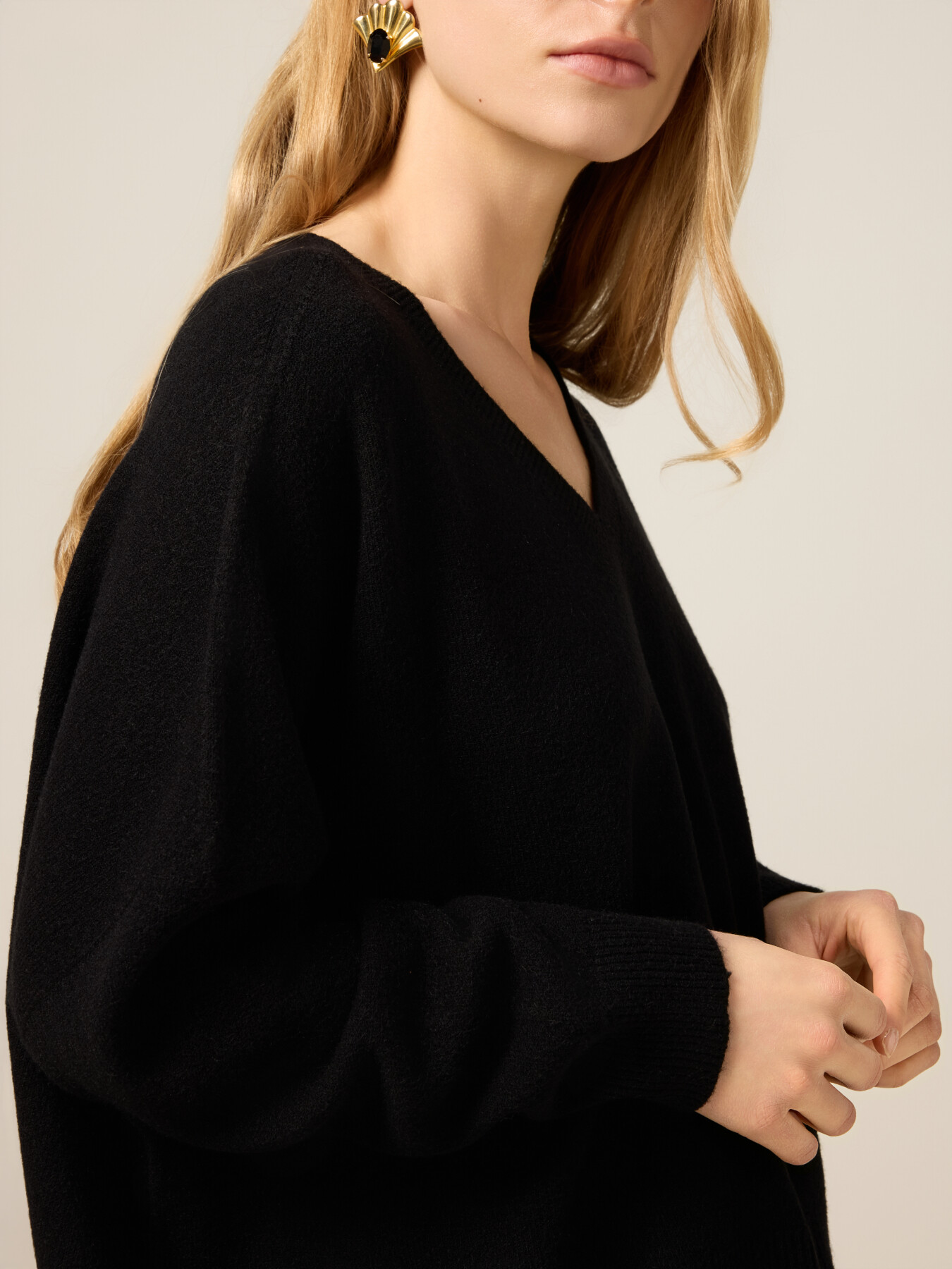 Viscose blend V-neck sweater image number 2