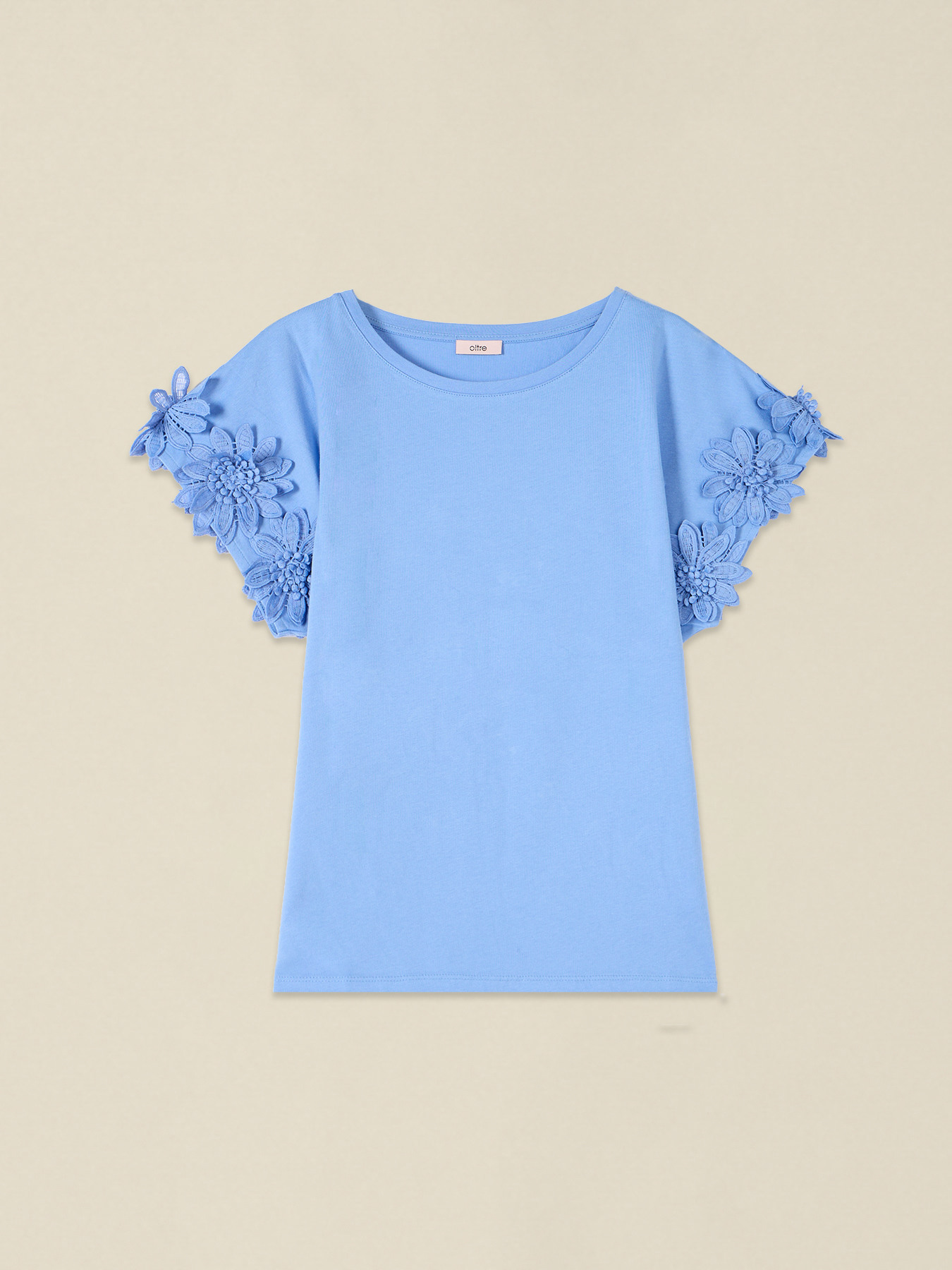 T-shirt avec applications florales en dentelle image number 3