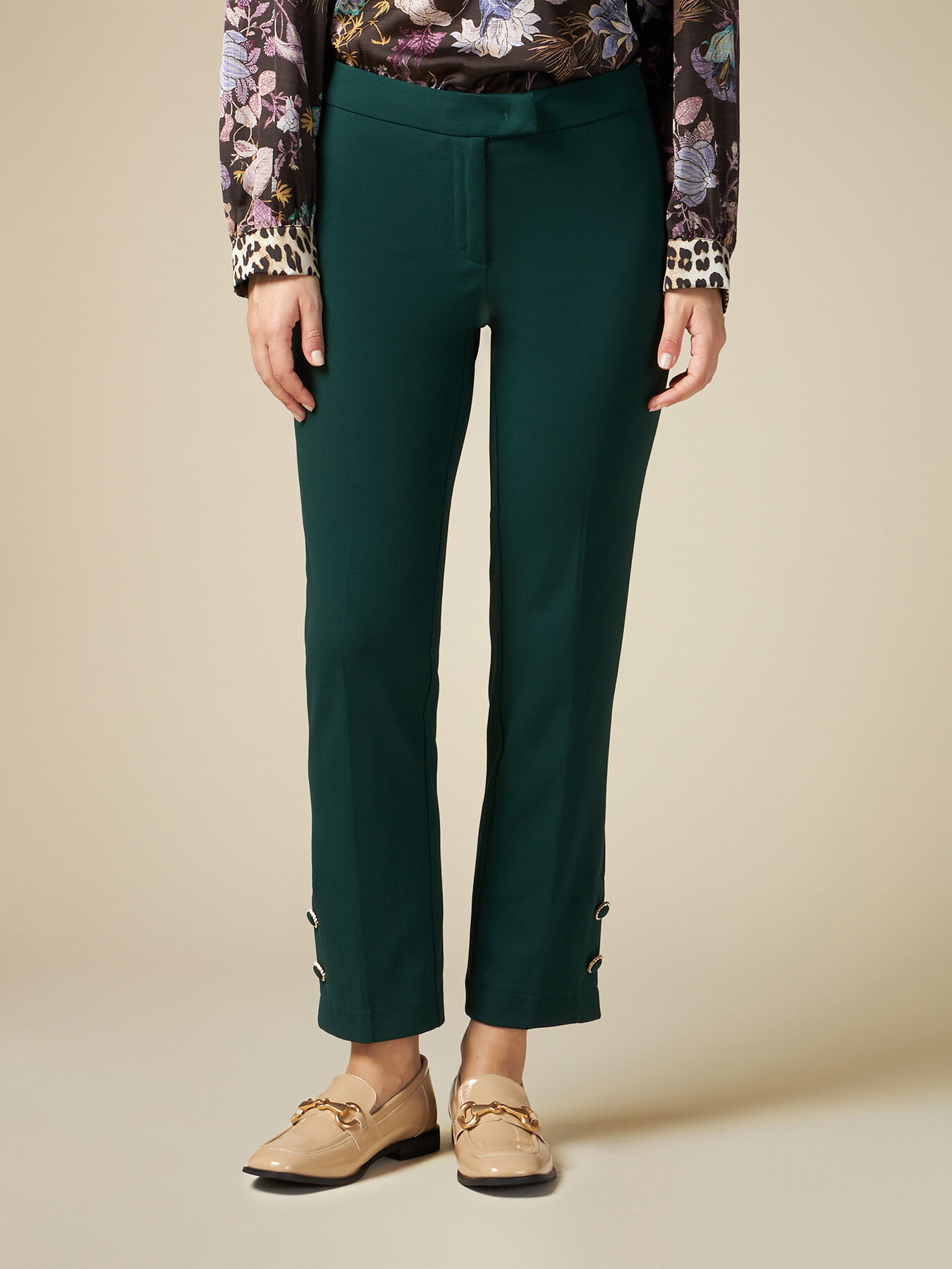 Pantaloni a sigaretta con bottoni gioiello image number 3