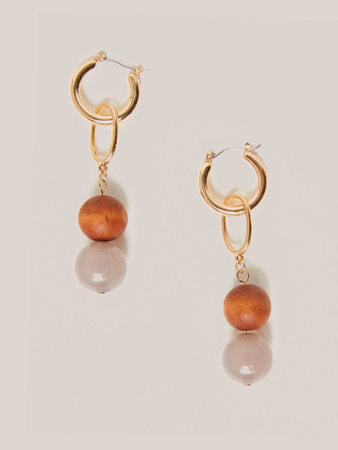 Orecchini con elementi in legno image number 1