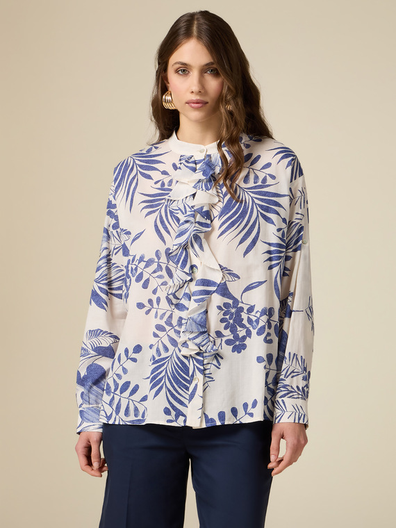 Shirt in patterned cotton with ruffles