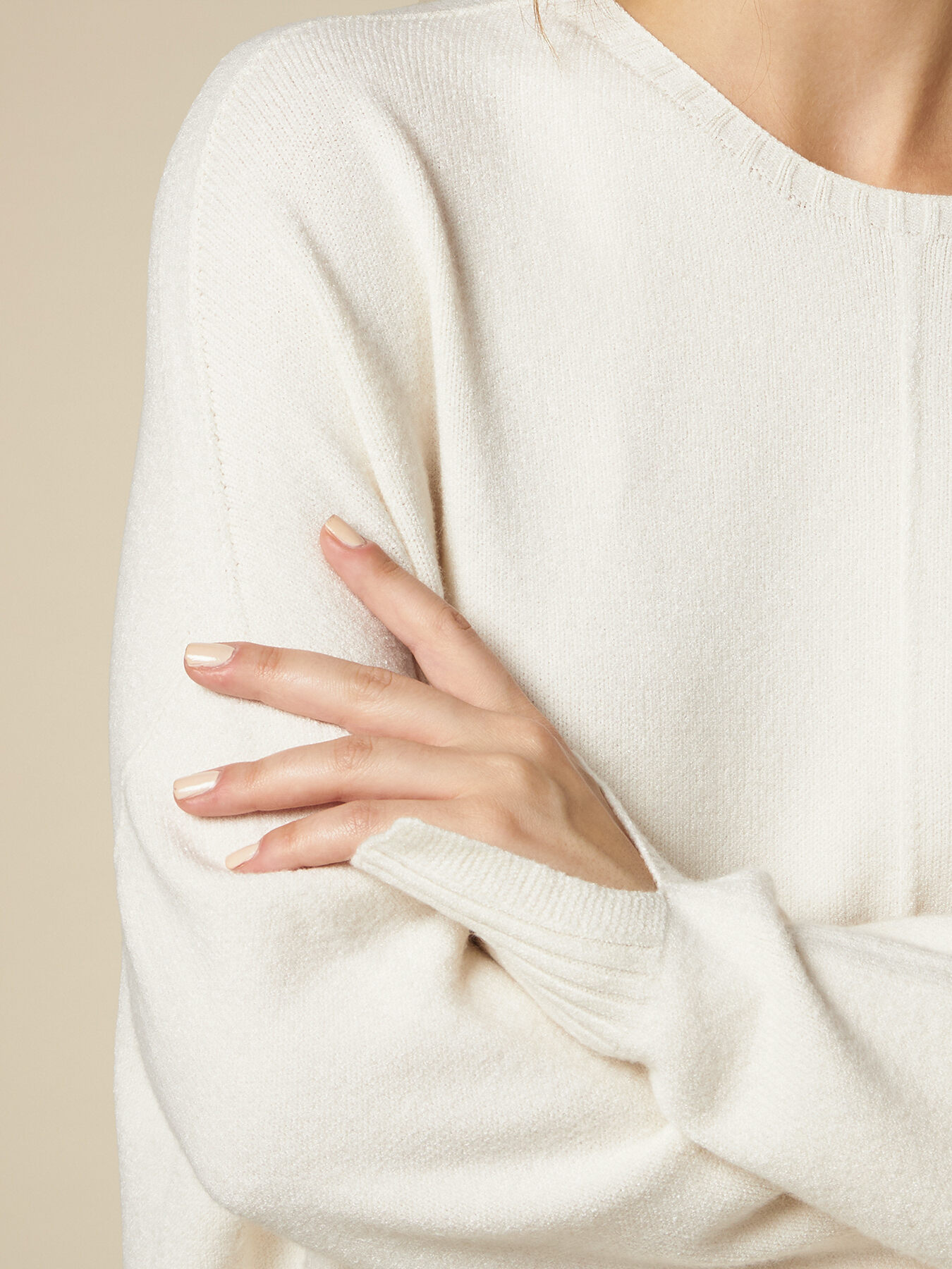 Nahtloser Pullover mit Rundhalsausschnitt image number 2