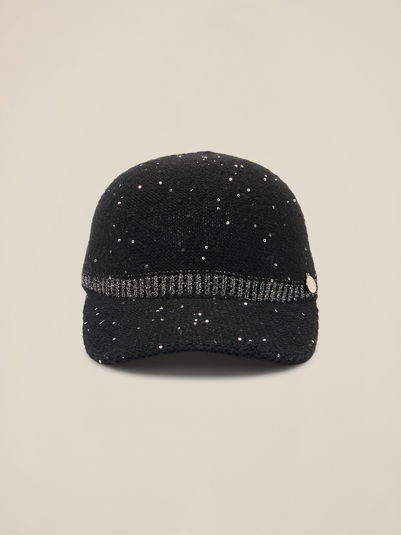 Berretto con paillettes e cuciture lurex