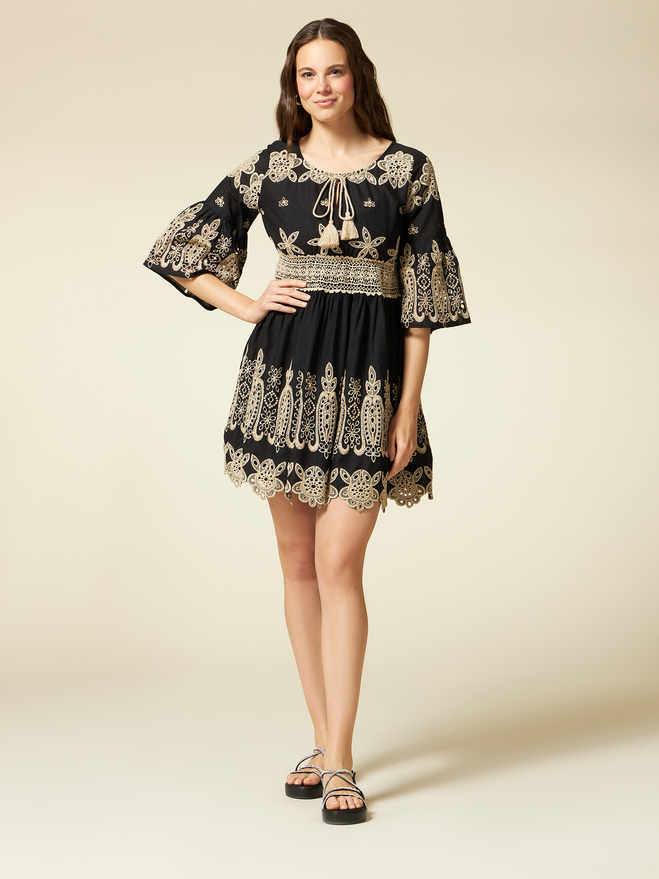 Short two-tone Broderie Anglaise dress image number 3