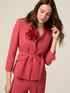 Strukturierte Jacke mit dekorativer Blume image number 0