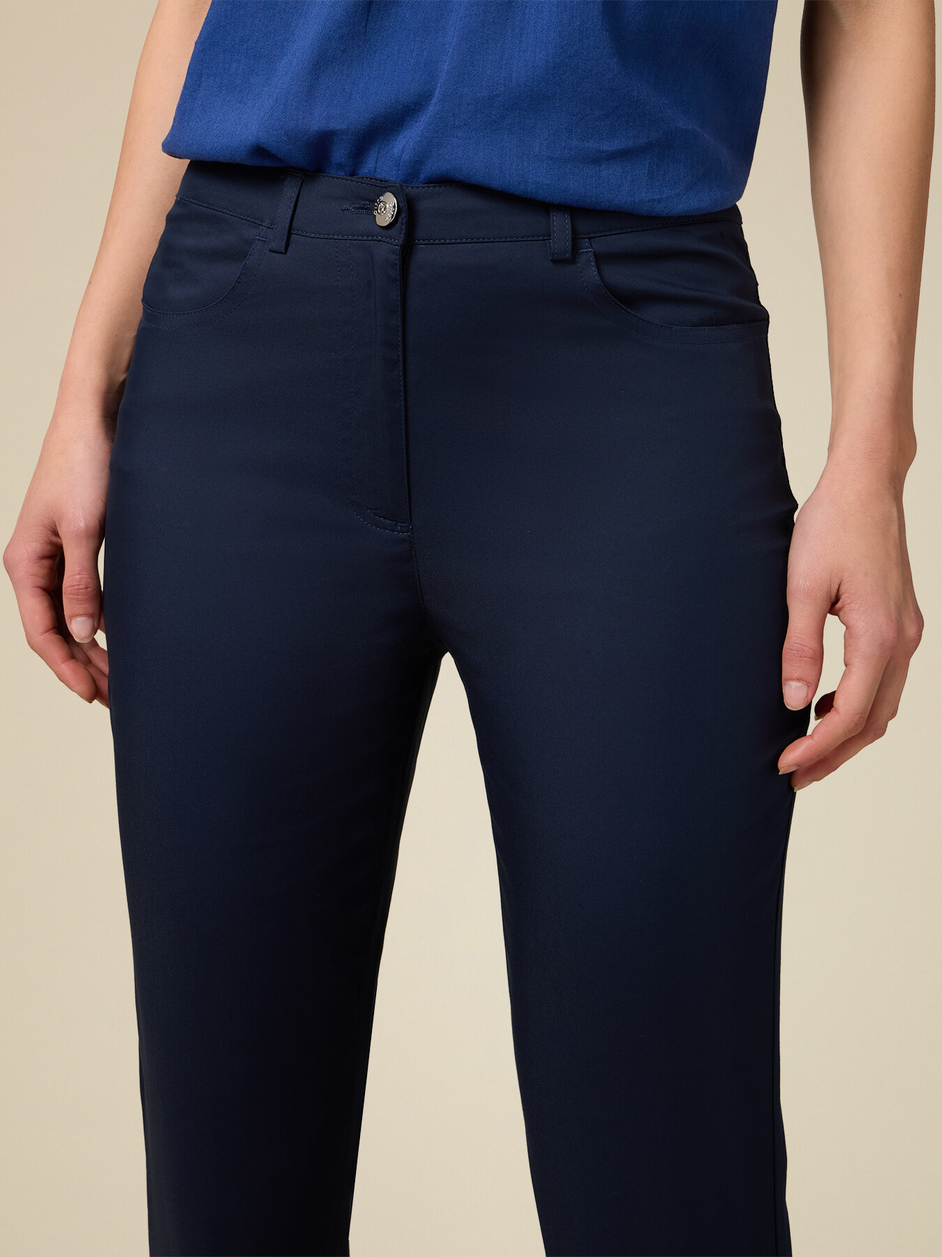 Pantaloni capri misto cotone image number 2