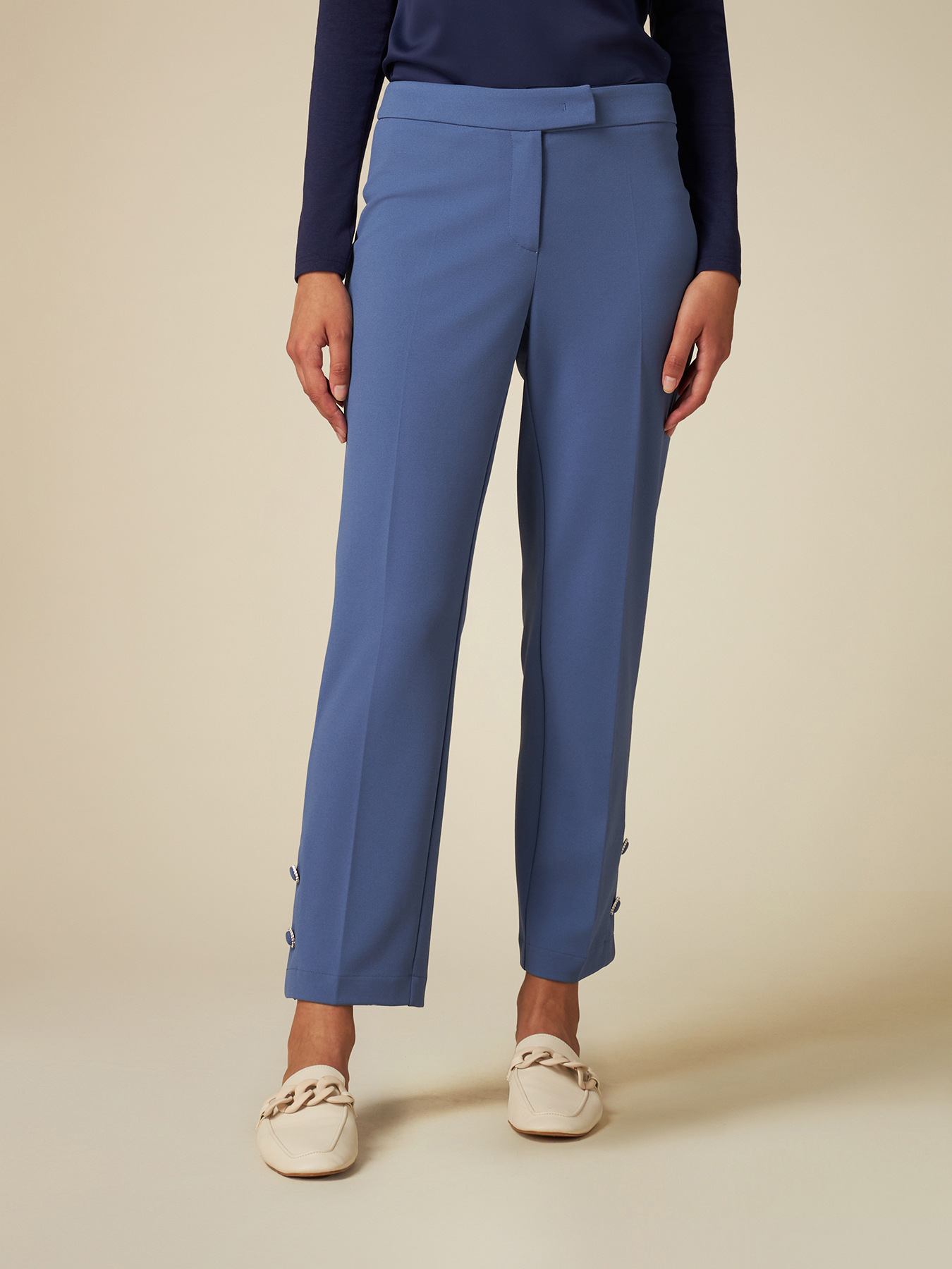 Pantaloni a sigaretta con bottoni gioiello image number 3