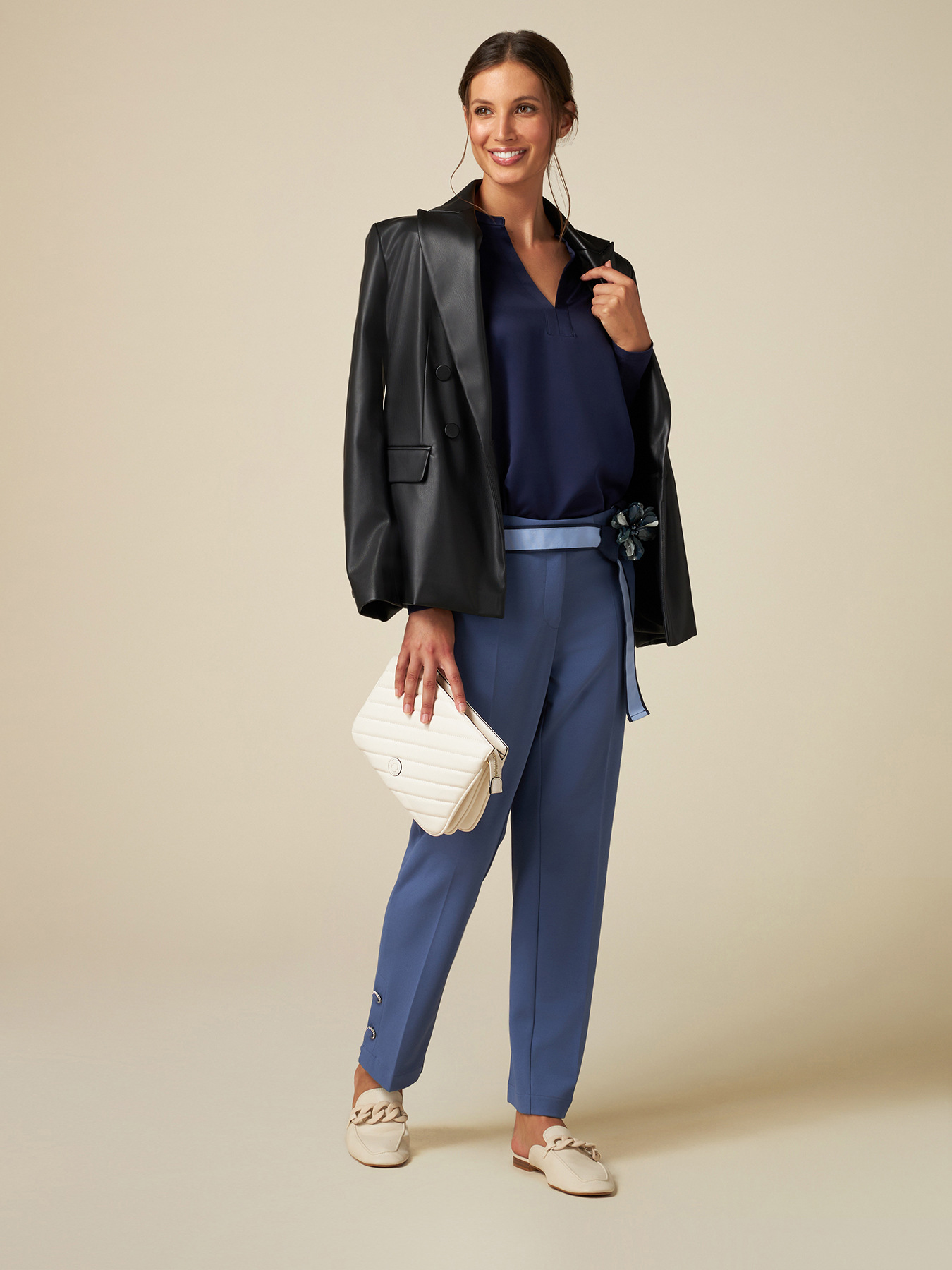 Pantaloni a sigaretta con bottoni gioiello image number 0