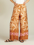 Pantaloni fluidi in raso fantasia image number 2