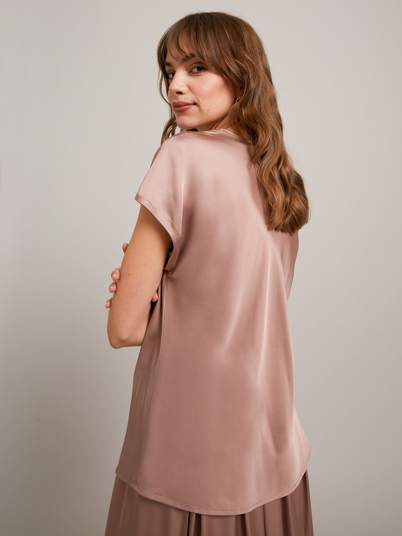 Blusa maniche corte in raso image number 1