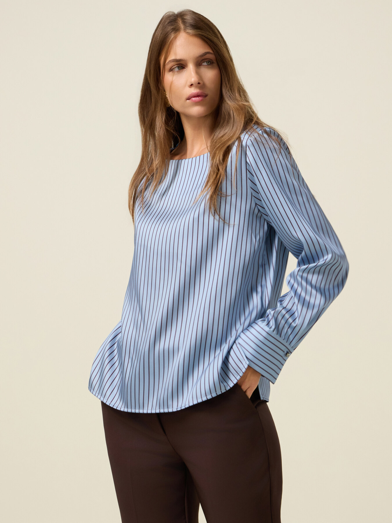 Gestreifte Satin-Bluse image number 3