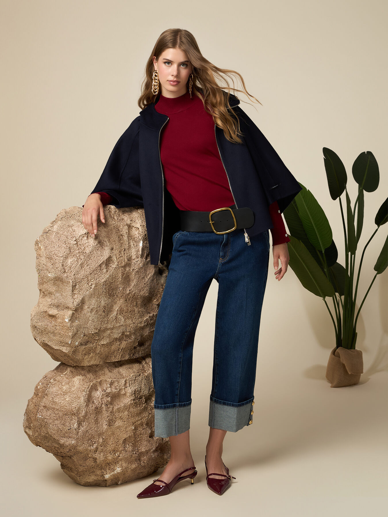 Cropped jeans with turn-up image number 0