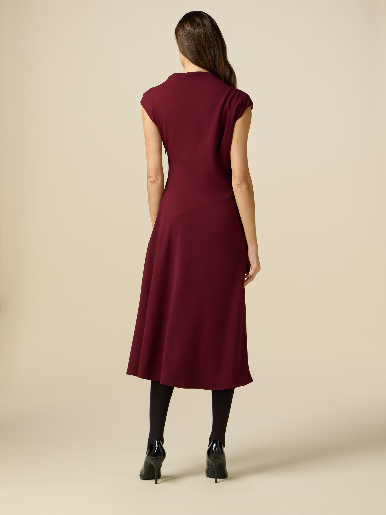 Vestido midi con engastes image number 1