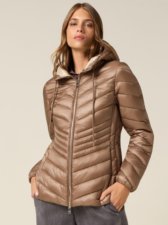 Lightweight hooded down jacket