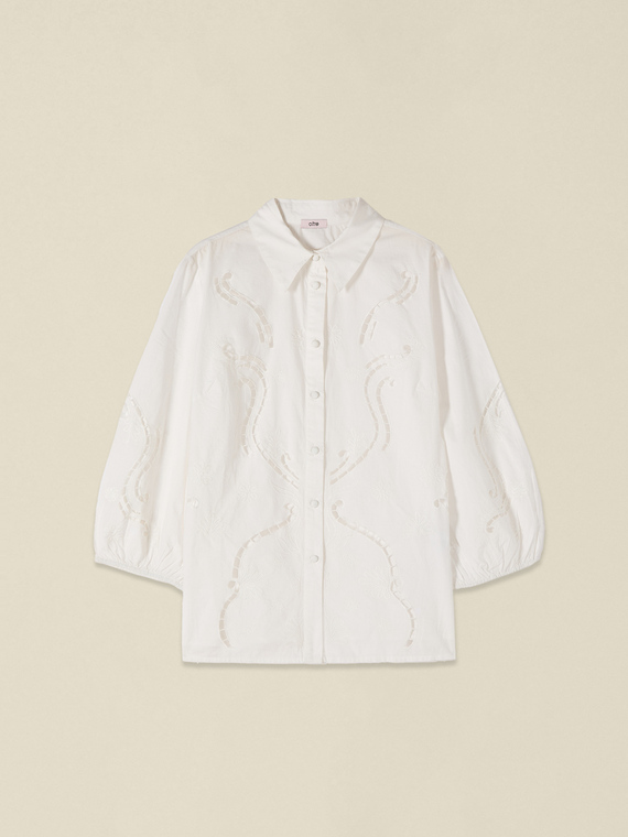 Bluse aus Lochstickerei