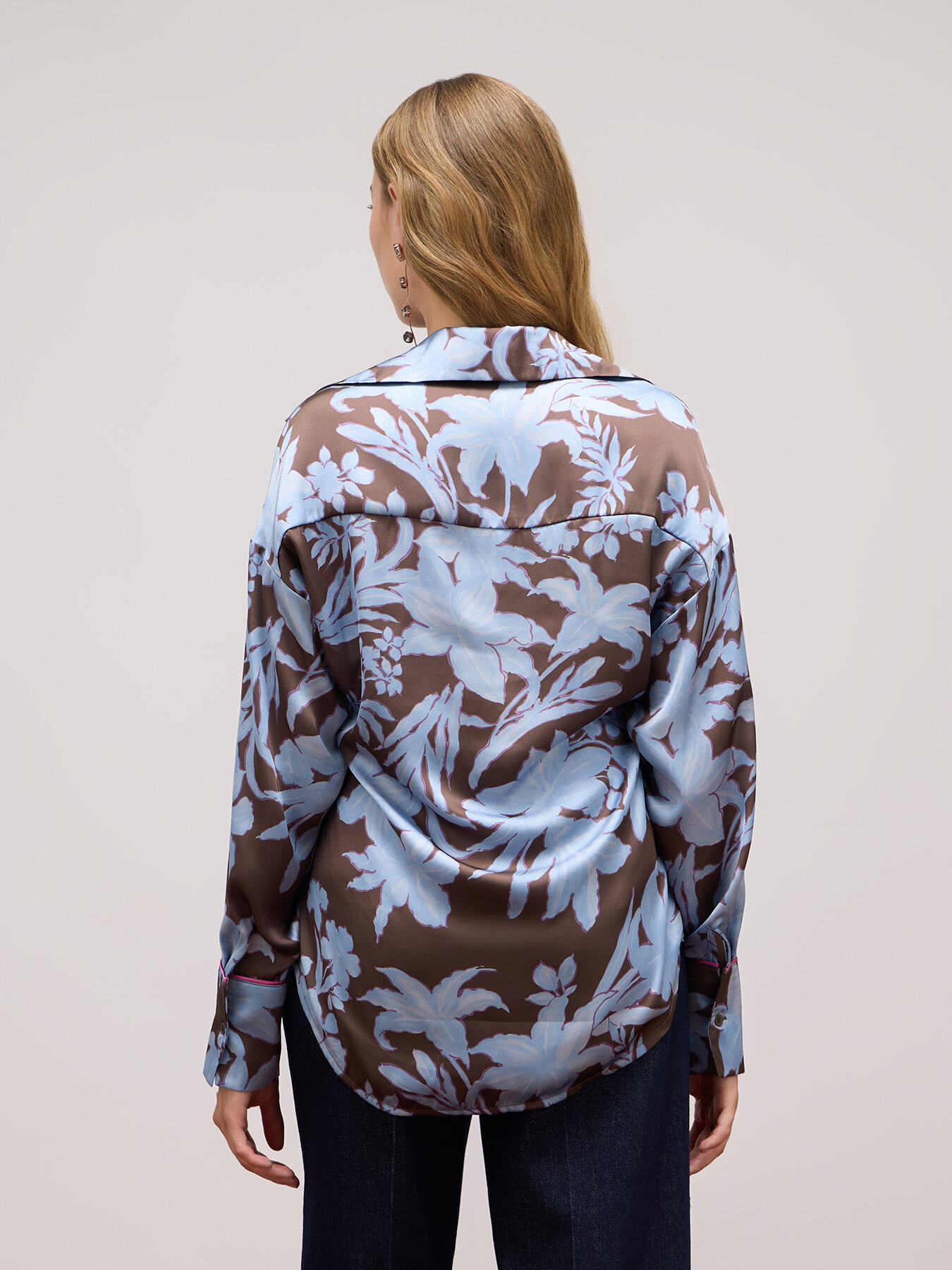 Blouse en satin &agrave; fleurs image number 2