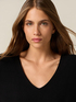 Viskosemischpullover mit V-Ausschnitt image number 2
