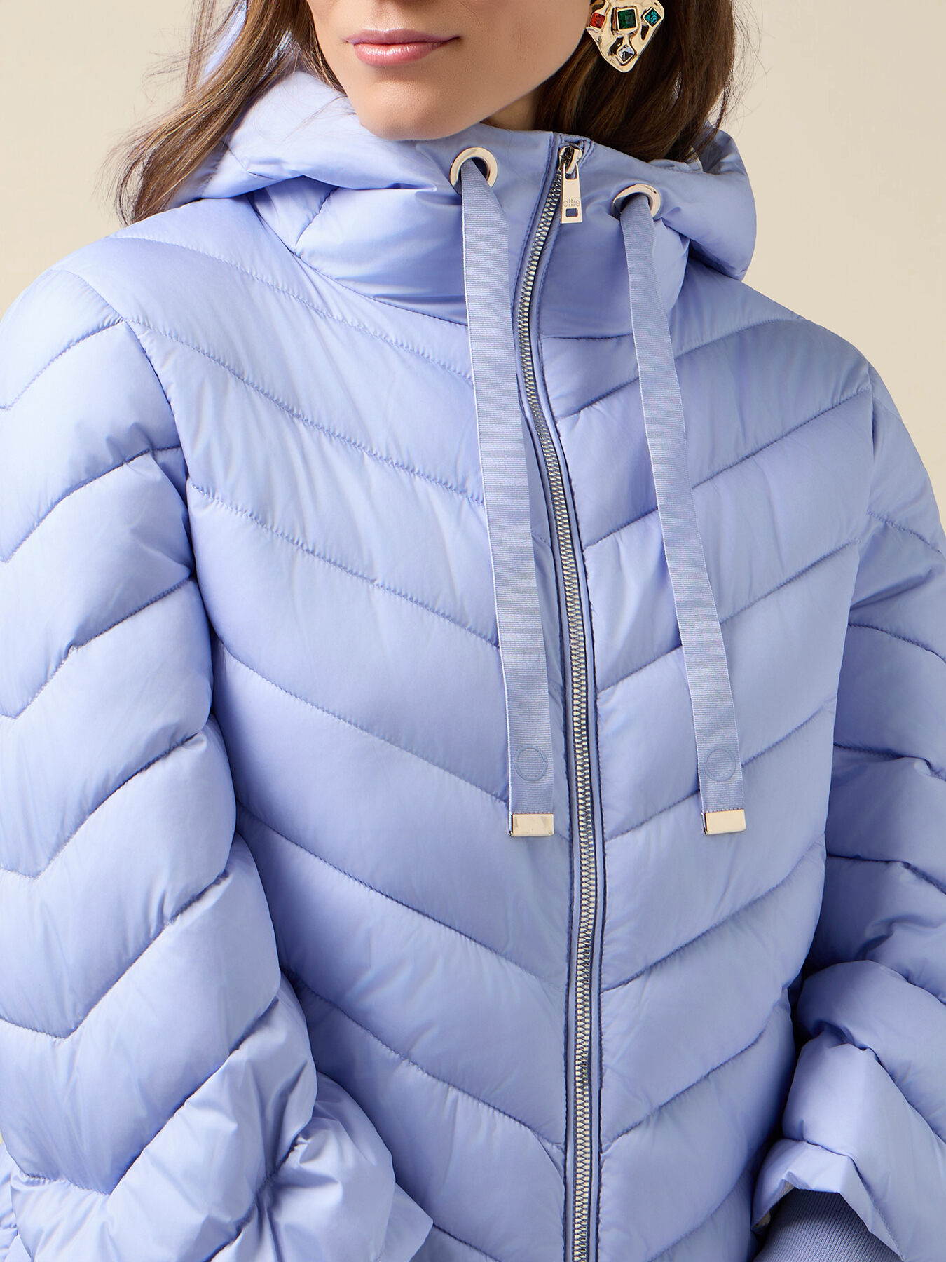 Down jacket with hood and cuffs image number 2