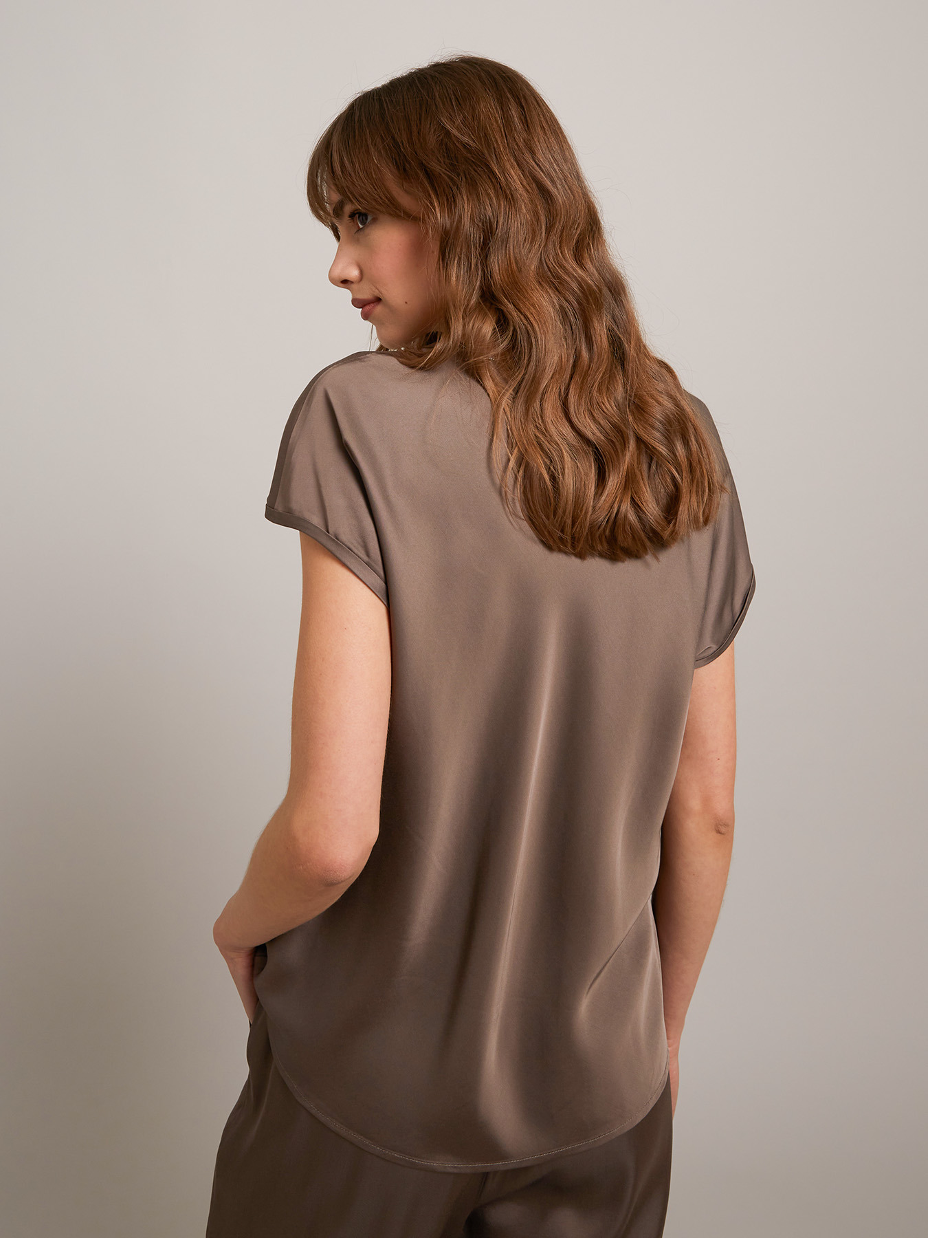 Blusa maniche corte in raso image number 1