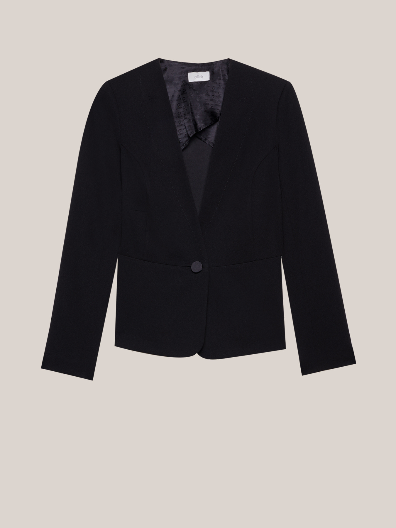 Fitted blazer with covered buttons image number 3