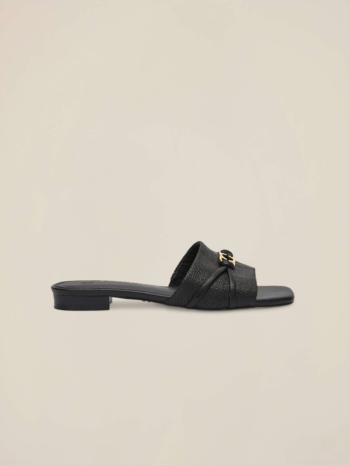 Sandalias tipo chancla con hebilla image number 2
