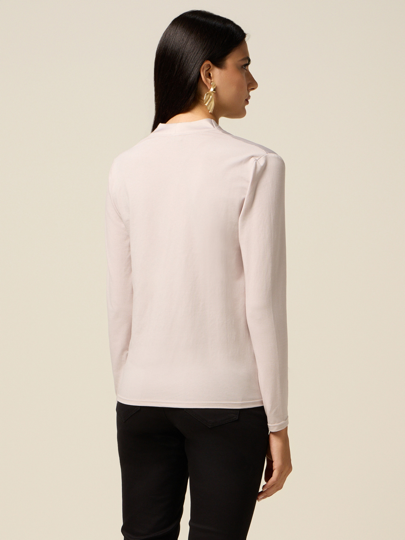 Two-material V-neck T-shirt image number 1