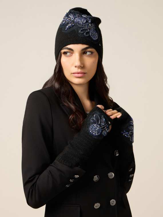 Cap with embroidered patch