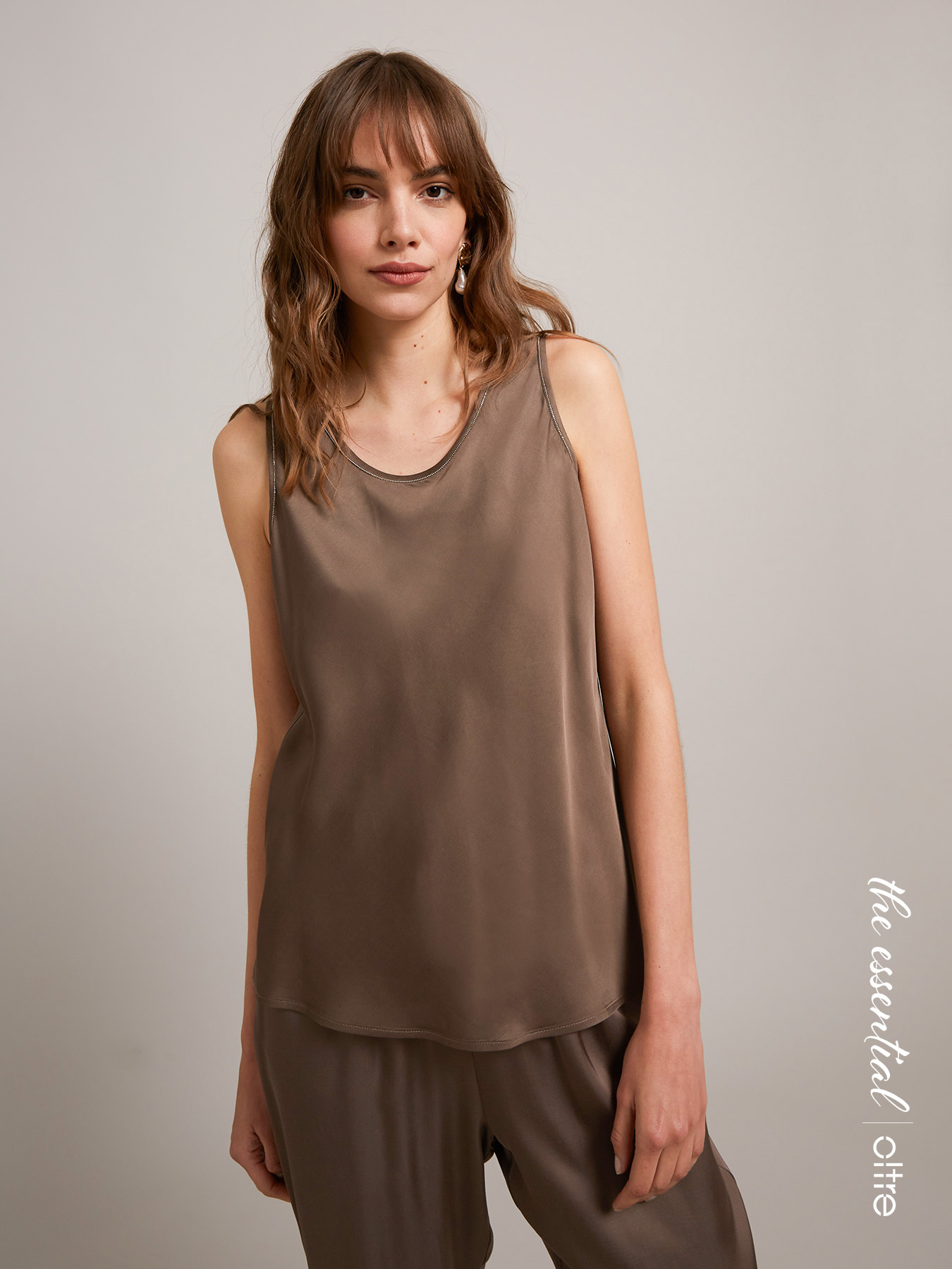 Top in raso con catenella image number 0