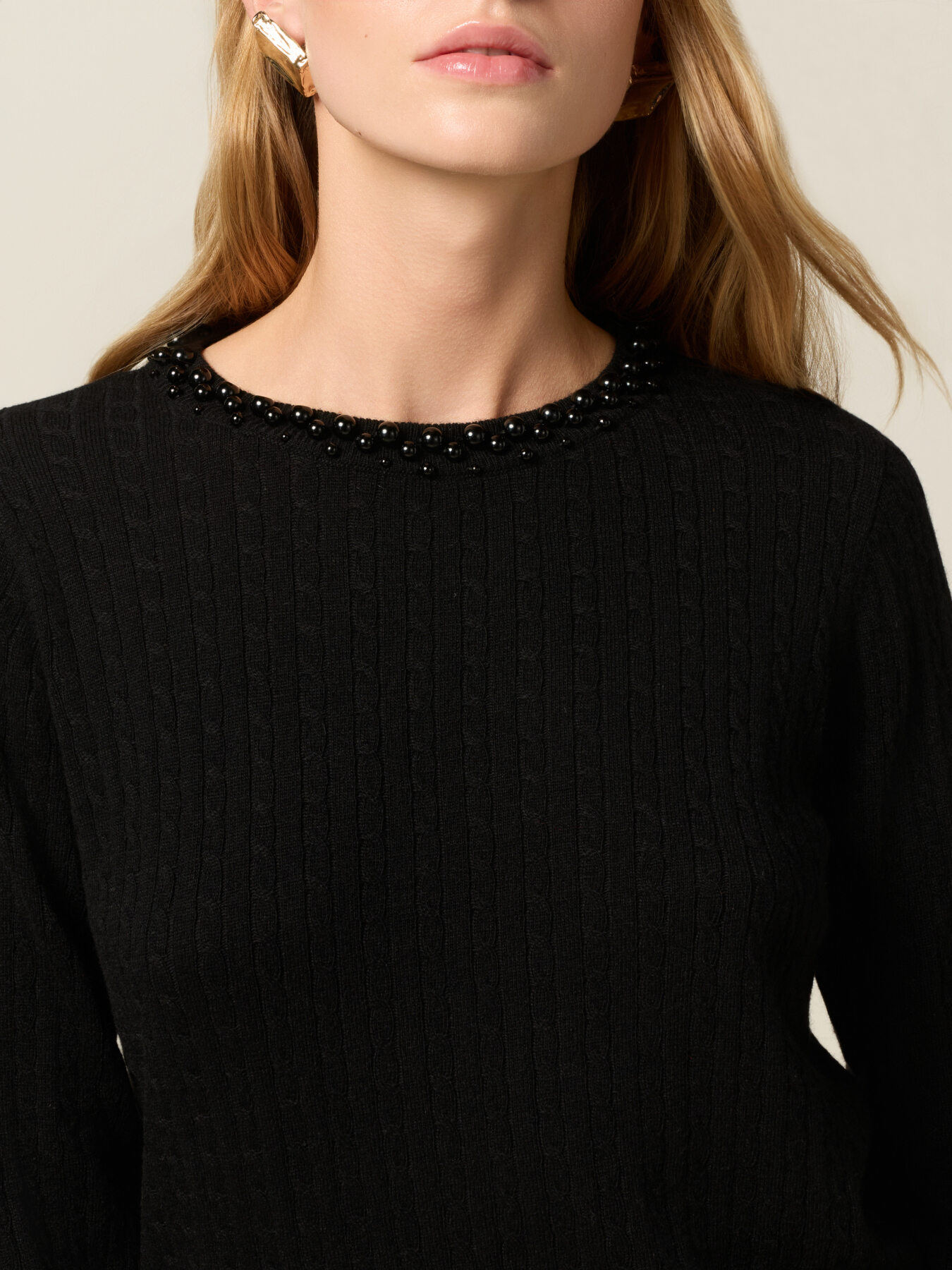 Crewneck sweater in cashmere blend with appliqu&eacute;s image number 2