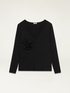 T-Shirt mit Brosche in Blumenform image number 3