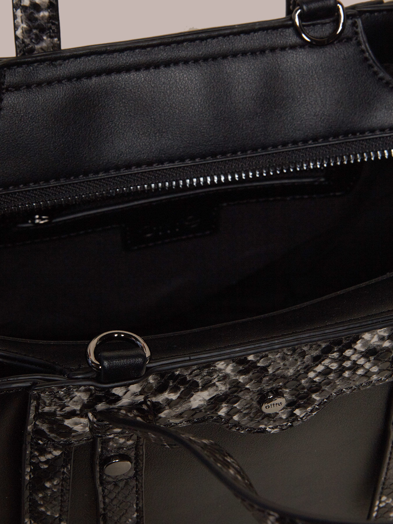 Midi bolso shopper de piel sint&eacute;tica image number 4