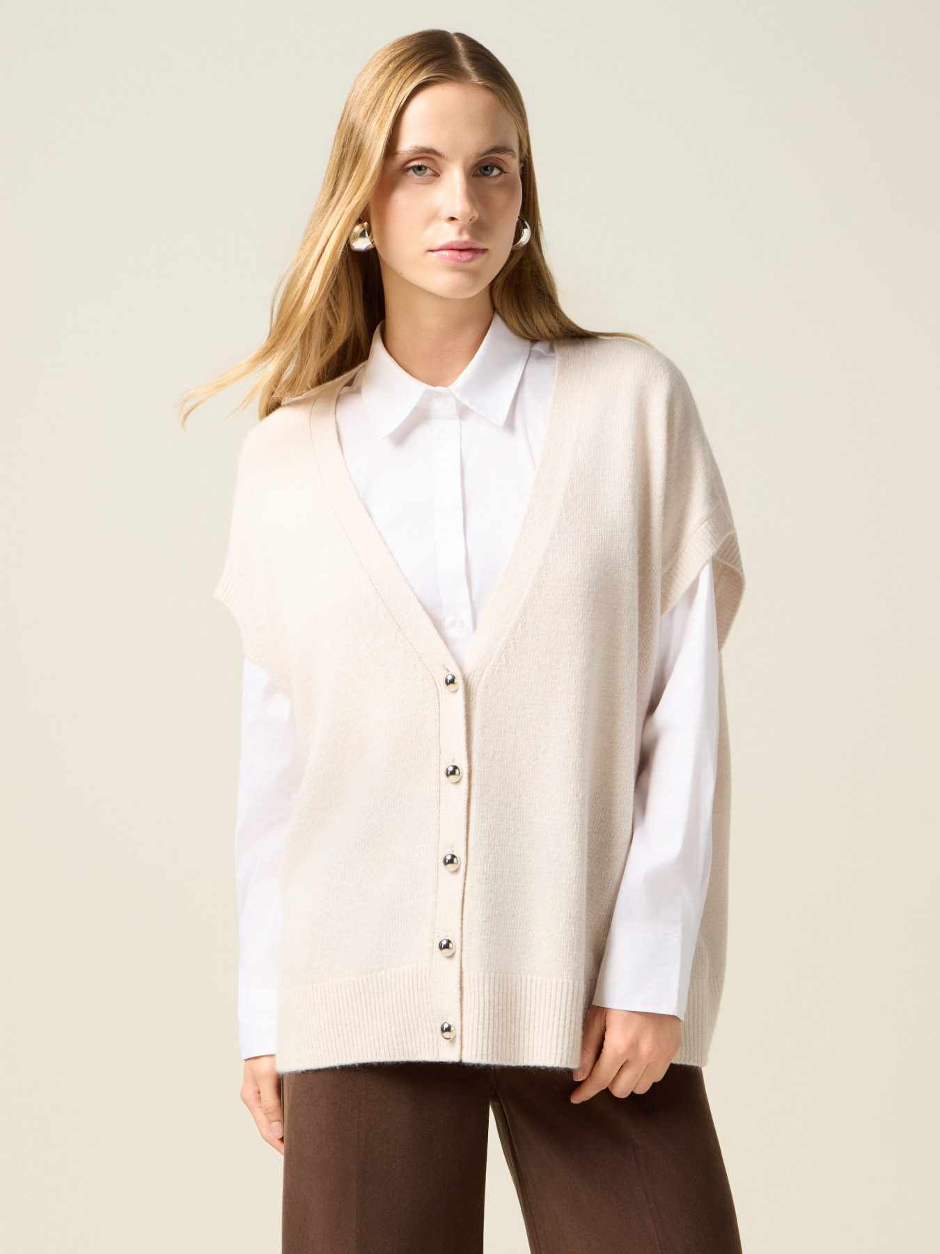 Short cardigan in fine-knit viscose blend image number 0