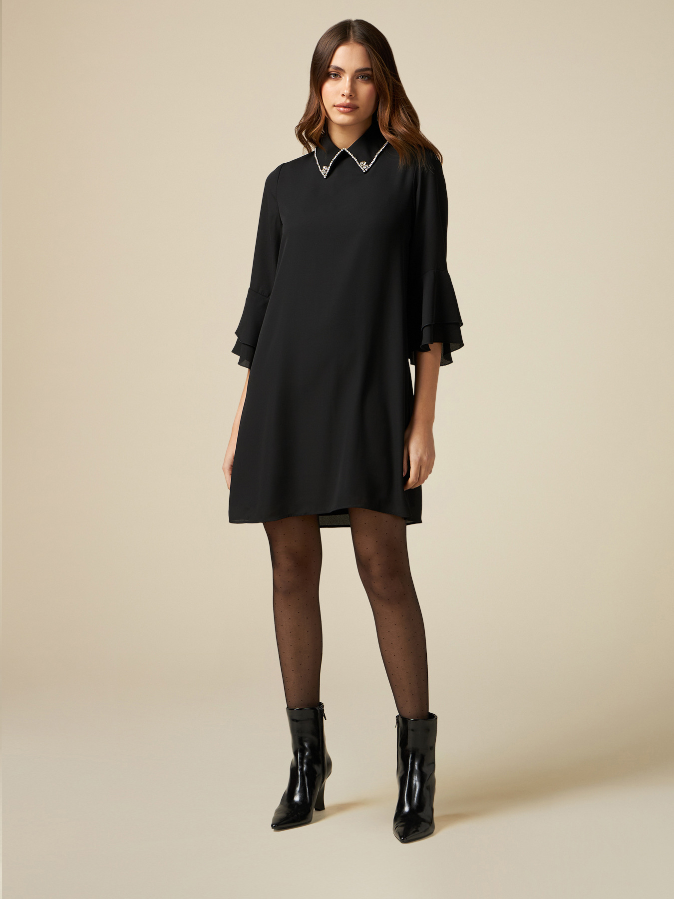 Vestido con cuello joya image number 0