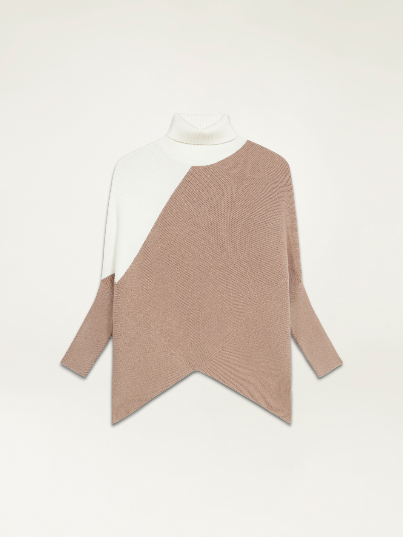 Pull &agrave; col roul&eacute; asym&eacute;trique bicolore image number 3