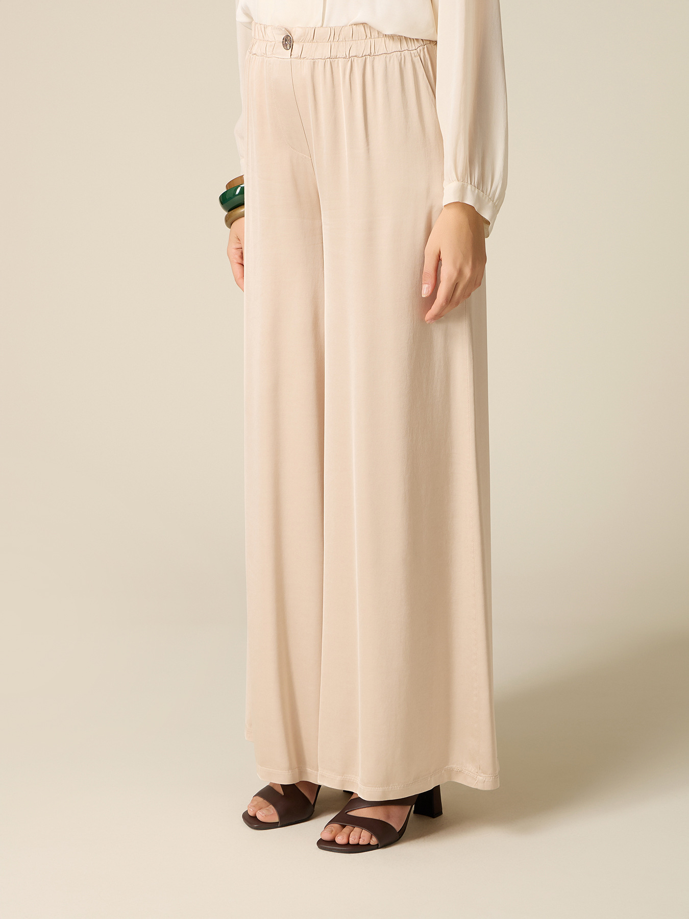 Pantaloni palazzo in raso di viscosa image number 3