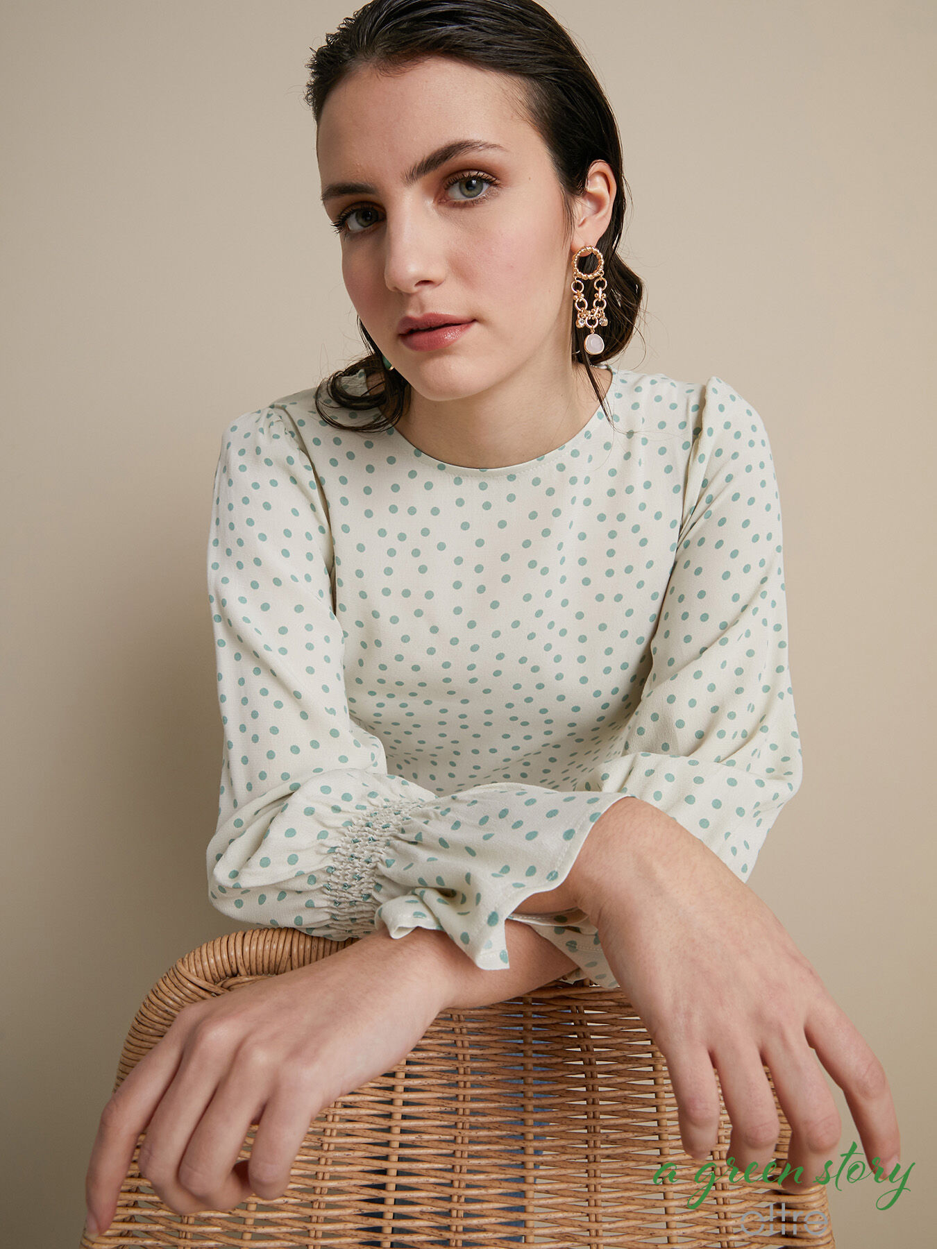 Long-sleeved polka dot blouse image number 0