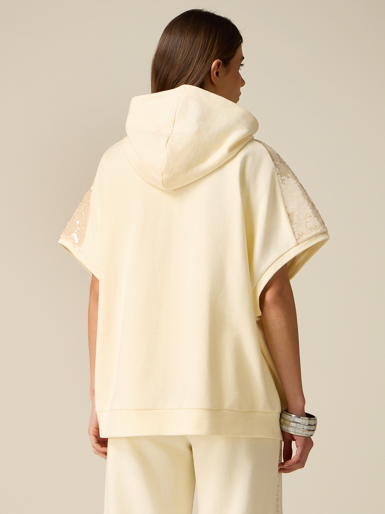 Short sleeve sweatshirt with sequins image number 1